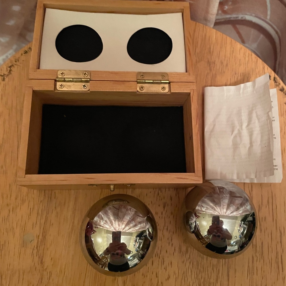 Chinese therapy balls